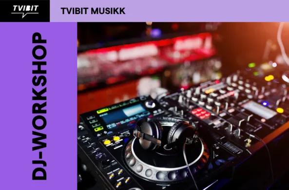 Teksten "DJ-Workshop" til venstre side. På høyre side er det et bilde av et DJ bord.